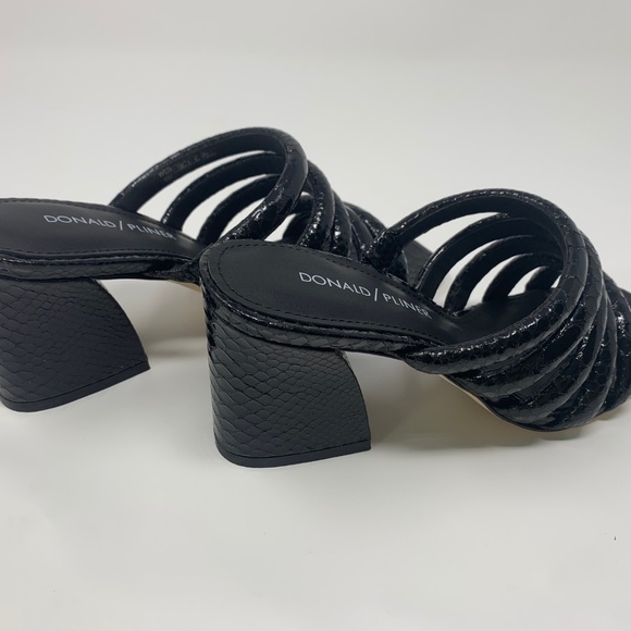 Donald J Pliner Sandal Retail $228 - Picture 4 of 8